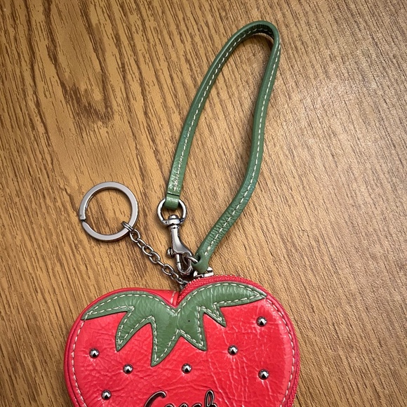 Coach Heart Key and Change holder - Picture 2 of 3